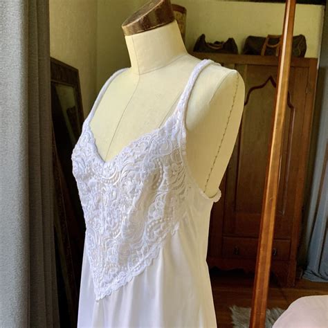 Vintage Vanity Fair White Lace Sexy Slip Nightie Nigh… Gem