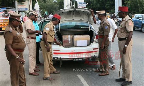 Police Intensive Vehicle Check போலீசார் தீவிர வாகன சோதனை