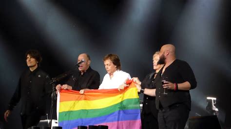 Paul McCartney Flag Waving Berlin Orlando Love Waldbühne 14 06 16