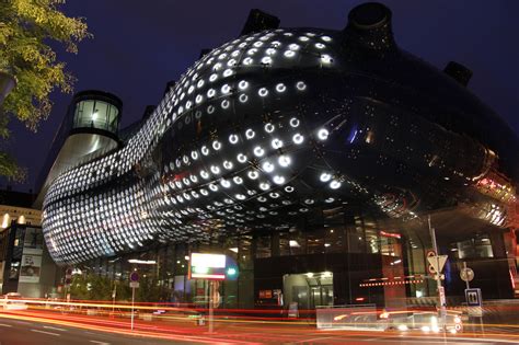 Kunsthaus Graz... Foto & Bild | architektur, architektur bei nacht, sonne Bilder auf fotocommunity