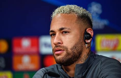 Neymar Se Irrita Pergunta Sobre Mbappe Ap S Partida Da Sele O