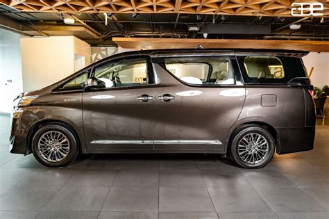 Toyota Vellfire Executive Lounge Graphite Grey With Beige