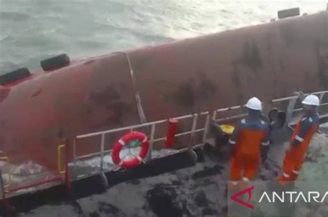 Ada 36 ABK Kapal Crane Batu Bara Tenggelam Di Laut Banyuasin