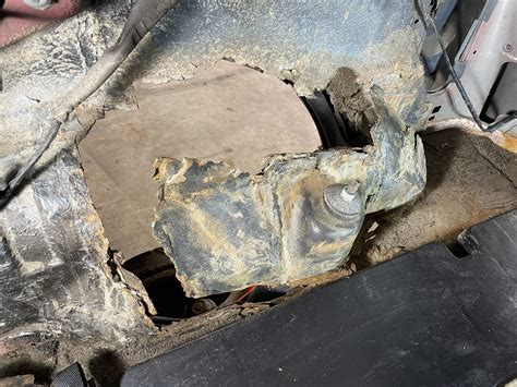 Ford Escape Rear Shock Mount Reinforcement Bracket Kit