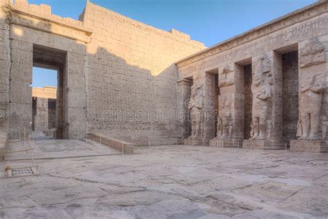 Medinet Habu En Luxor Egipto Foto De Archivo Imagen De Templo Tebas