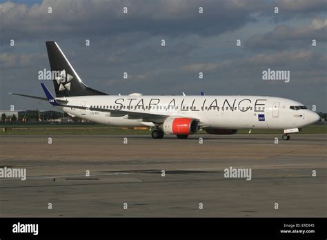 Airbus A321 Hi Res Stock Photography And Images Alamy