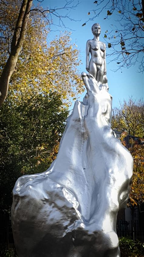 Statue of Mary Wollstonecraft by Maggi Hambling – Project Vox