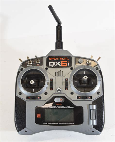 Spektrum DX6i RC Controller with Manual - Landsborough Auctions