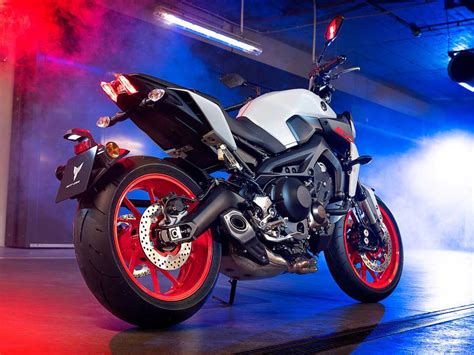 Galeria de fotos Yamaha MT 09 ganhará motor maior e mais potente MOTOO