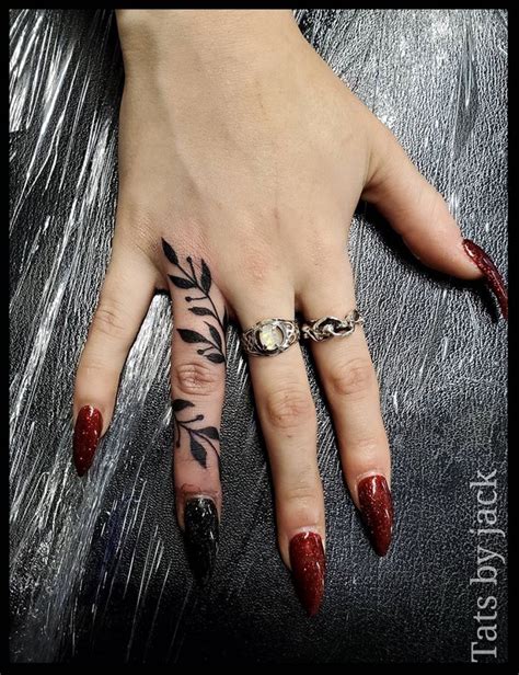 40 Finger Tattoo Design Ideas The Xo Factor