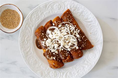 Enmoladas Easy Chicken Mole Enchiladas