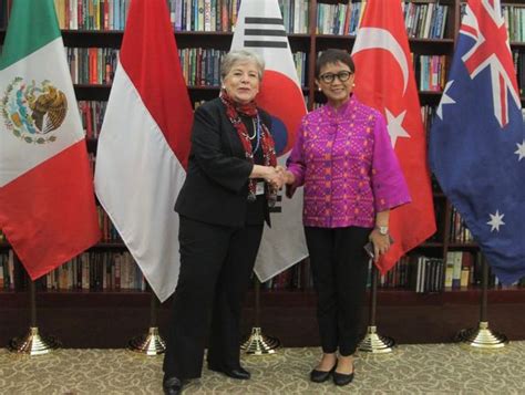 In New York Foreign Secretary Alicia Bárcena met with Retno Marsudi