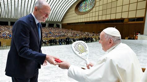 Папа спортсменам і вихователям: тренуйте одночасно і ризик, і ...