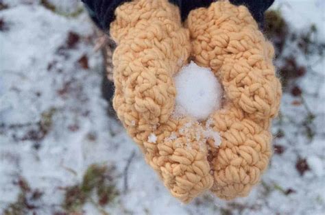 30 Cozy Crochet Mittens for Winter - Stitch11