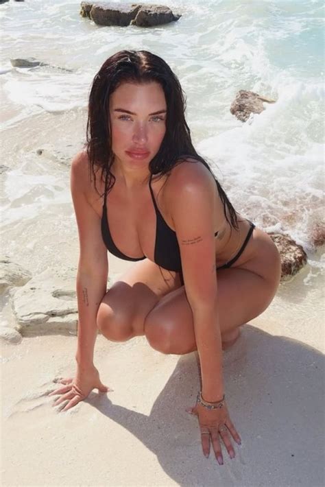 Anastasia Karanikolaou Bikini Beach Turks And Caicos 7 KANONI NET