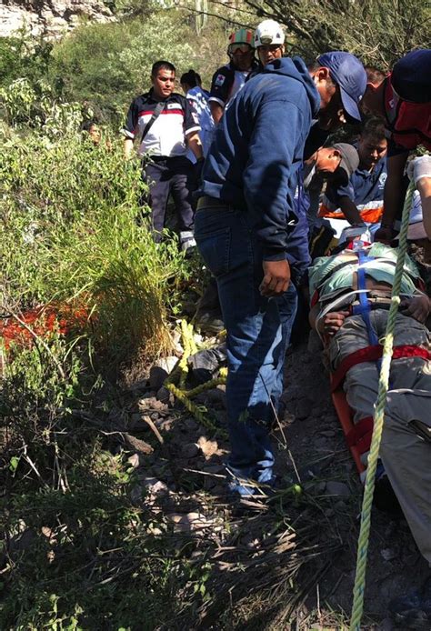 Mueren Siete Personas Al Desbarrancar Camioneta En Hidalgo