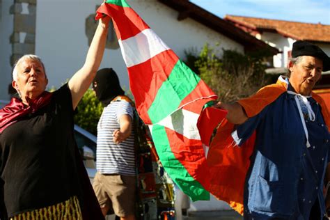 The Basque Flag - Facts, History & More - Discover Donosti