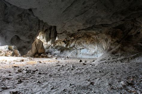 Excavación en la Cueva de la Paloma permitió encontrar piezas con 9 mil