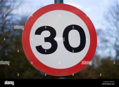 30 Miles Per Hour Speed Sign Stock Photos And 30 Miles Per Hour Speed