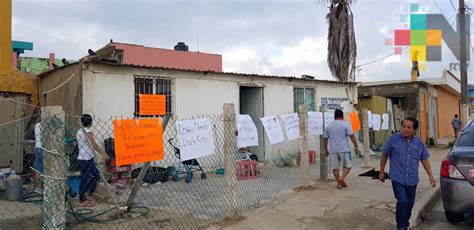 Vecinos De La Colonia Playa De Oro De Coatzacoalcos Denuncian Presunto