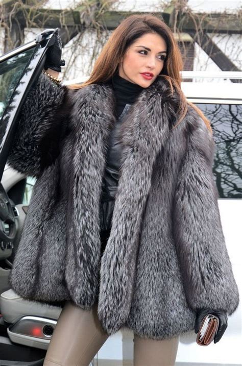 La Vita è Bella Fur Coats Women Real Fur Coat Fur Outerwear