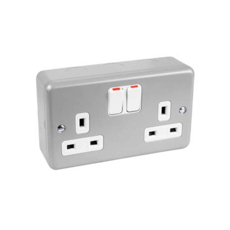 Mk Metal Clad 2 Gang 13a Switched Socket Double Pole With