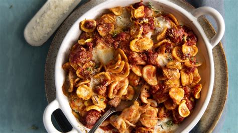 Orecchiette Al Forno Con Sugo Piccante Di Pomodoro Sale Pepe