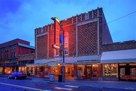 Lincoln theater 10-22-04 Photograph by Mike Penney - Fine Art America