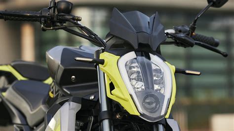 Xtreet Rs 125 Sport Motorcycle Um Motorcycles