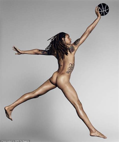 Britney Griner 1 BODY TALK TUTTI NUDI PER SPORT