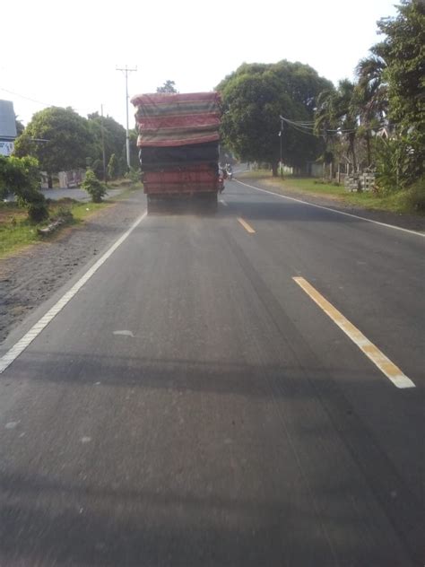 Jalan Poros Tobelo Galela Masih Diselimuti Abu Vulkanik Haluan Indonesia