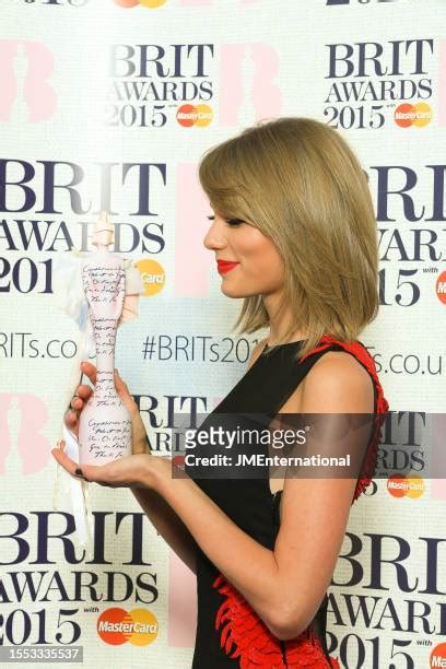 564 Taylor Swift 2015 Brit Awards Stock Photos High Res Pictures And