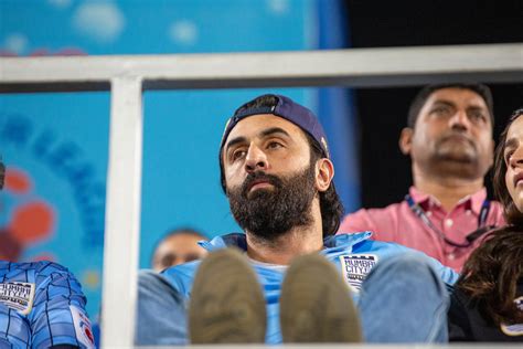 In Pictures Ranbir Kapoor Alia Bhatt Enjoy Sunday Football At Mumbai City Fc Vs Kerala