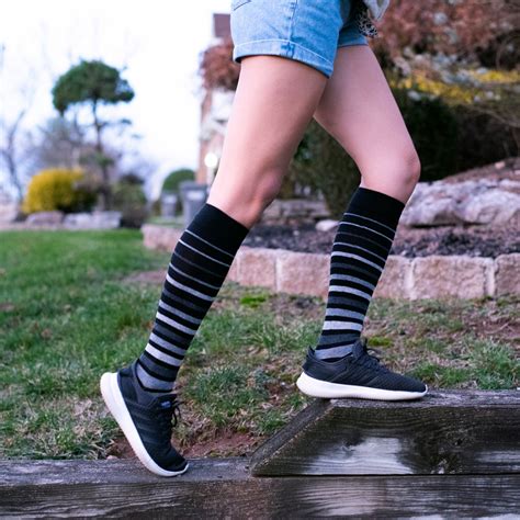 How The Best Compression Socks for Lymphedema Can Help