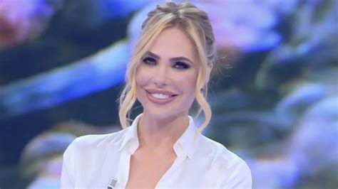 Ilary Blasi commenta la bestemmia di Silvano Perché è stato squalificato