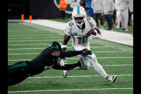 Chasing Dolphins Wr Tyreek Hill Questionable Vs Jets