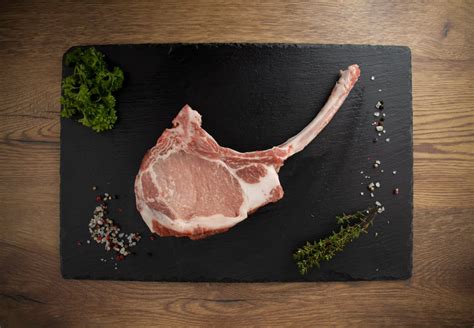 Tomahawksteak Vom Duroc Schwein Einzeln Ca 350g Hof Beermann