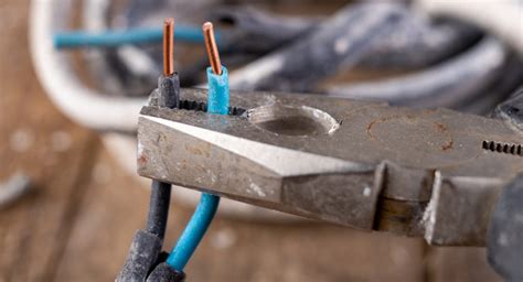 Tips For Stripping Copper Wire For Scrap Metal Garden City Iron Metal