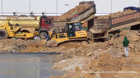 Best Project Action Skill SHANTUI Bulldozer Pushing Soil And Dump