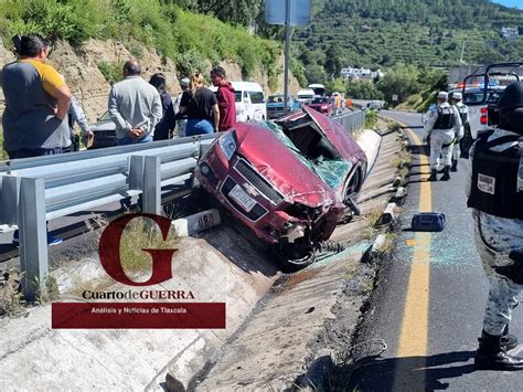 Salvan La Vida Tres J Venes Tras Volcar A Bordo De Su Unidad En La