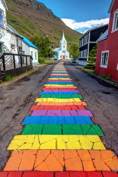 22800 Rainbow Street Stock Photos Pictures And Royalty Free Images