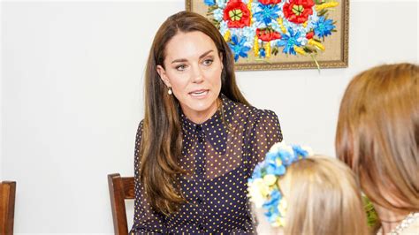 Kate Middleton sublime en naked dress elle décline son look fétiche