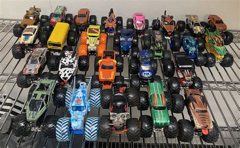 HUGE Lot of Monster Jam Trucks - Super Thrift Online Auction