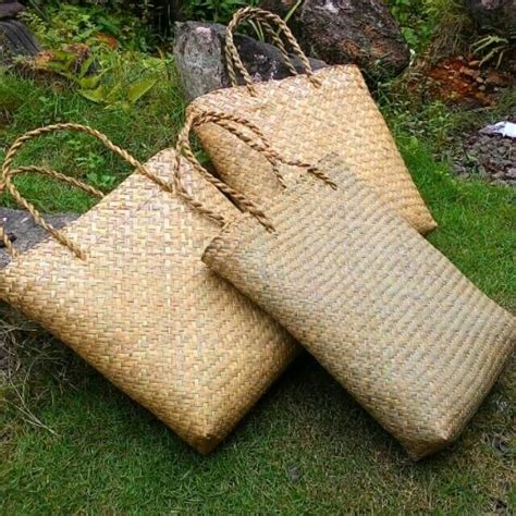 Tas Purun Dibuat Dari Rumput Purun Yang Banyak Tumbuh Di Lahan Gambut