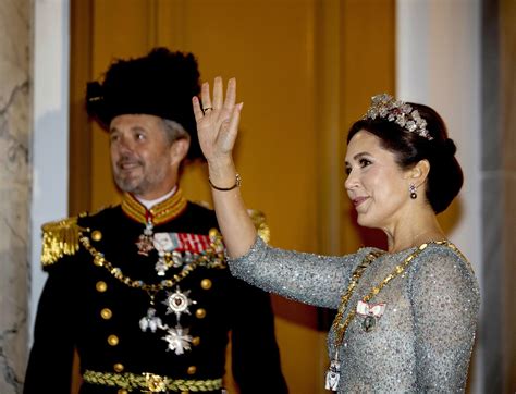 Mary De Dinamarca Brilla Con Diamantes Y Bronceado Tras Sus Vacaciones