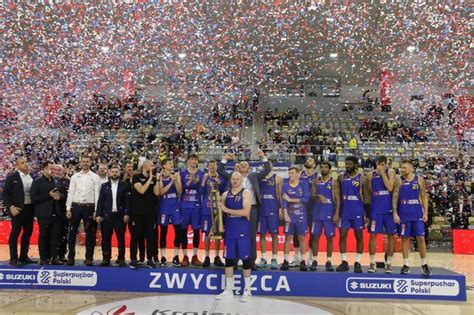 Superpuchar Polski Koszykarzy Trofeum Dla Stali Ostr W Wlkp Rmf