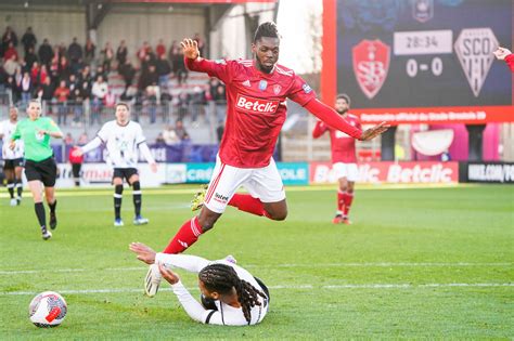 Stade Brestois Un club de Premier League prêt à arracher Bradley