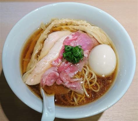 『特製醤油らぁ麺』らぁ麺 はやし田 新宿本店のレビュー ラーメンデータベース