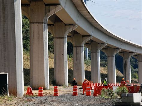 De enero a abril Gobierno abrió la llave de la inversión física