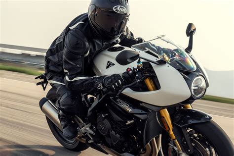 Speed Triple Rr La Nuova Esclusiva Caf Racer Di Triumph